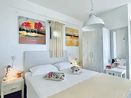 Photo Gallery Family Room with Sea View