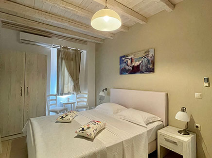 Villa with sea view max capacity 6 persons