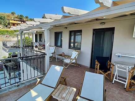 Villa with sea view max capacity 6 persons