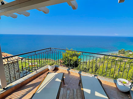 Villa with sea view max capacity 6 persons