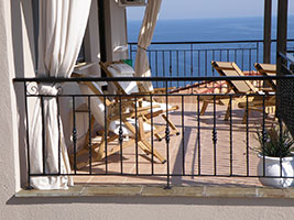 Villa with sea view max capacity 6 persons